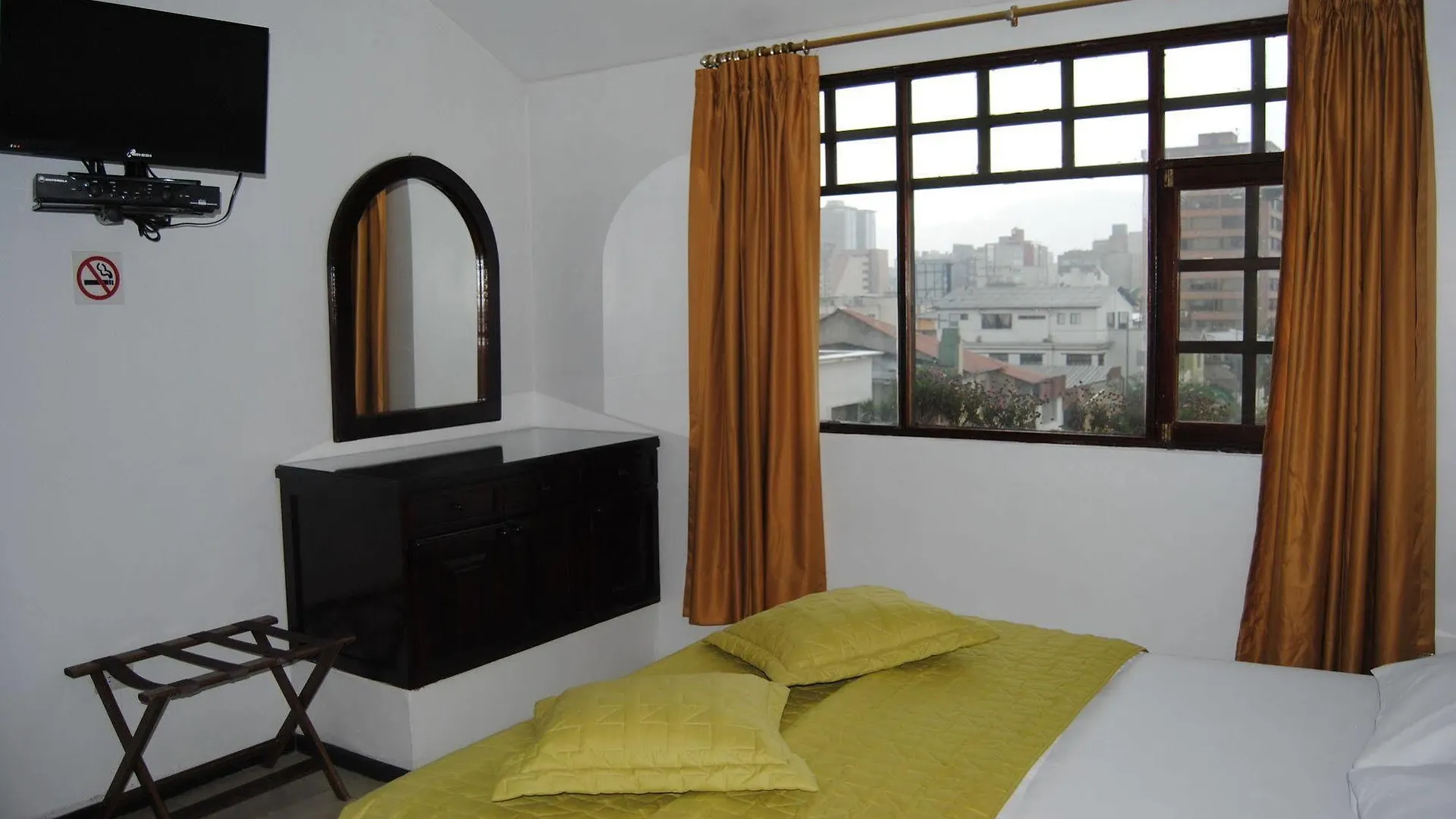 Hotel Fuente De Piedra II Quito
