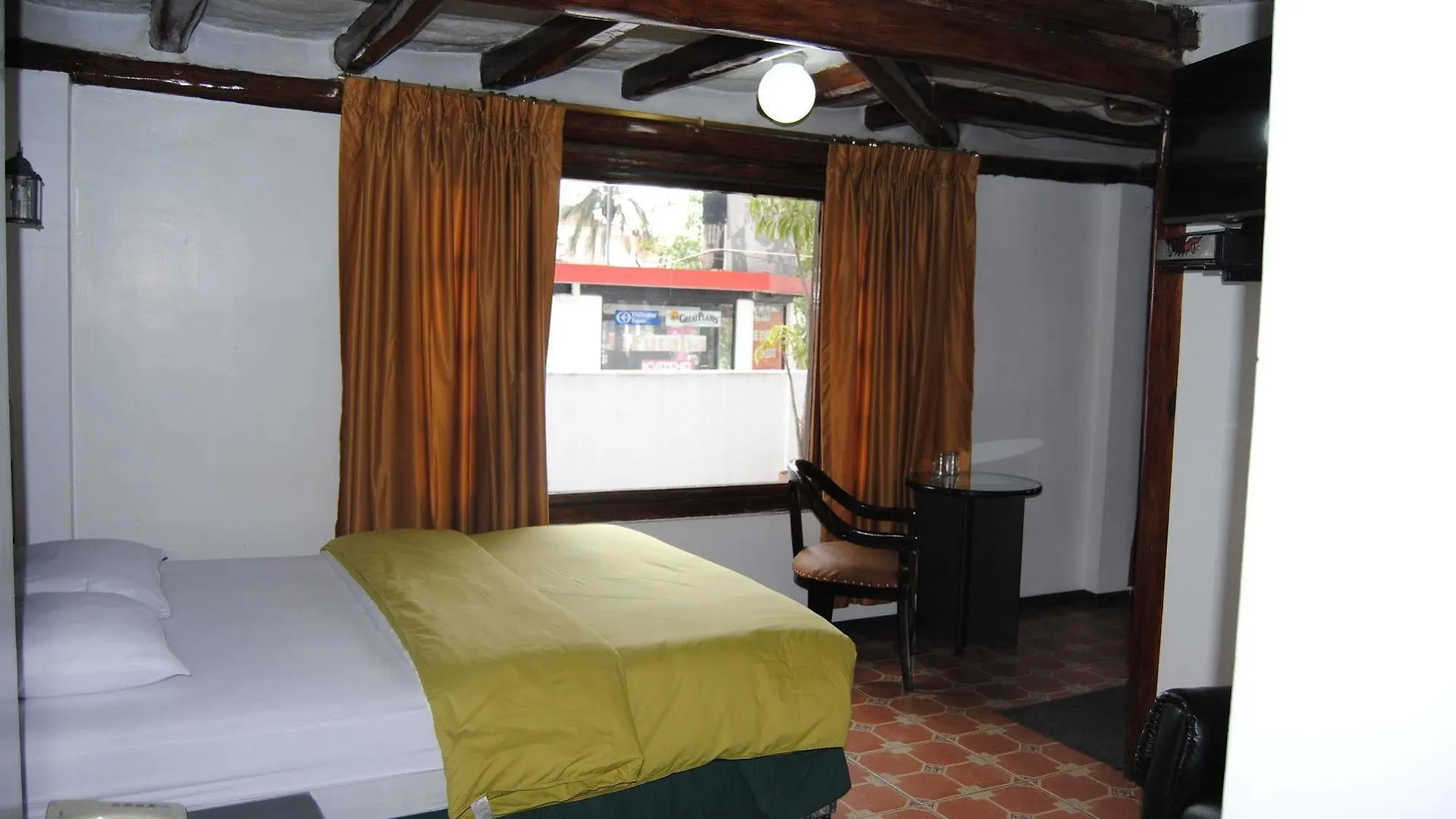 Hotel Fuente De Piedra II Quito