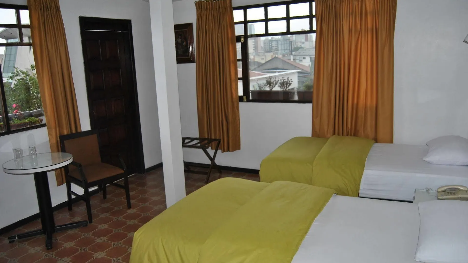 Hotel Fuente De Piedra II Quito Équateur