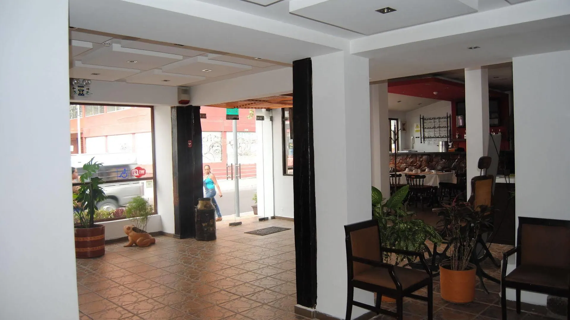 Hotel Fuente De Piedra II Quito 3*,