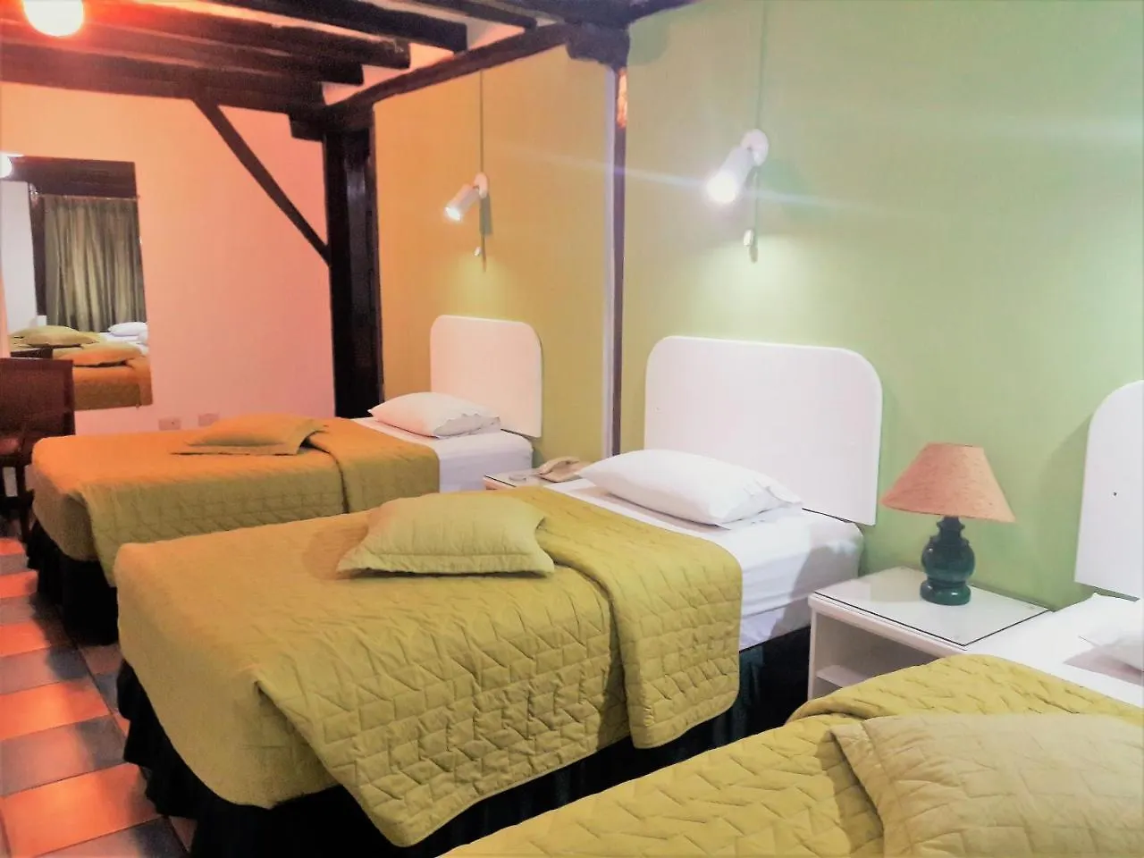 Hotel Fuente De Piedra II Quito