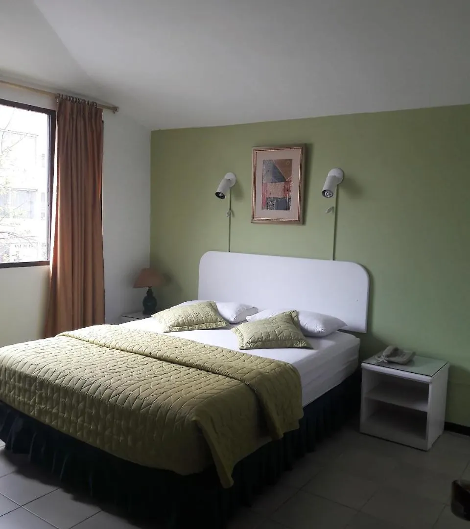 Hotel Fuente De Piedra II Quito