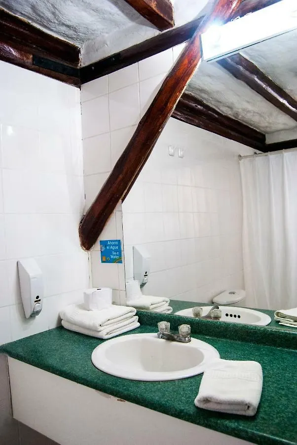 ***  Hotel Fuente De Piedra II Quito Ecuador